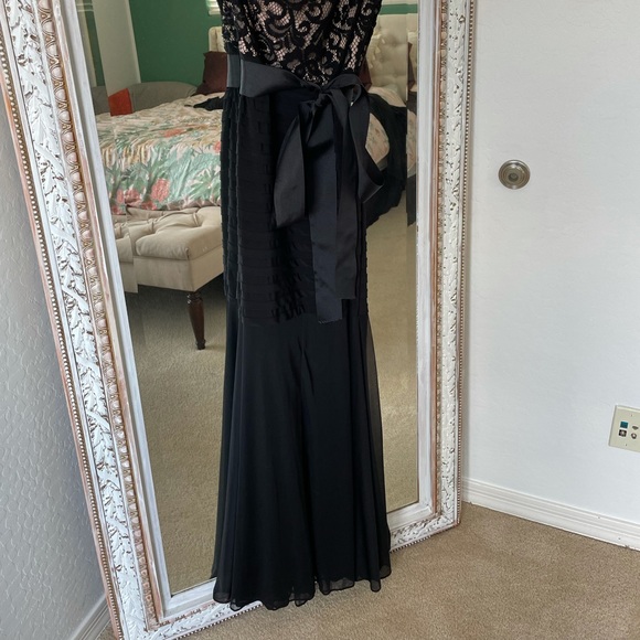 Off the Shoulder Gown - Picture 3 of 7